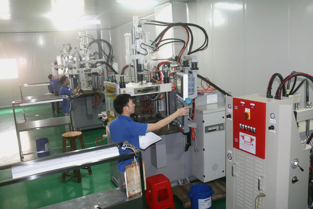 13-medical grade LSR injection molding workshop